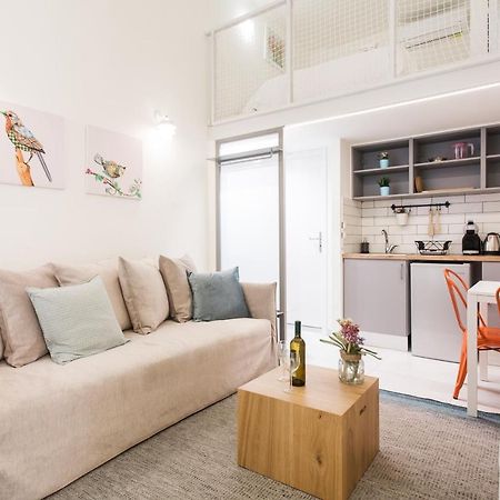 Relax In This Funky Loft Next To Metro! Athens Exterior photo