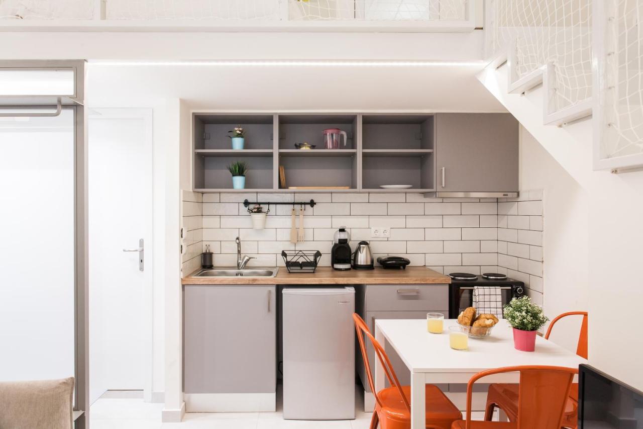 Relax In This Funky Loft Next To Metro! Athens Exterior photo