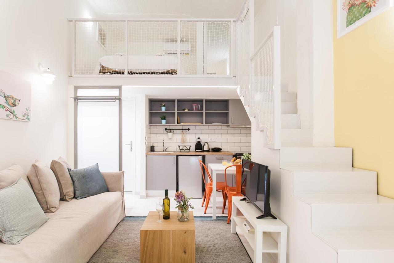 Relax In This Funky Loft Next To Metro! Athens Exterior photo